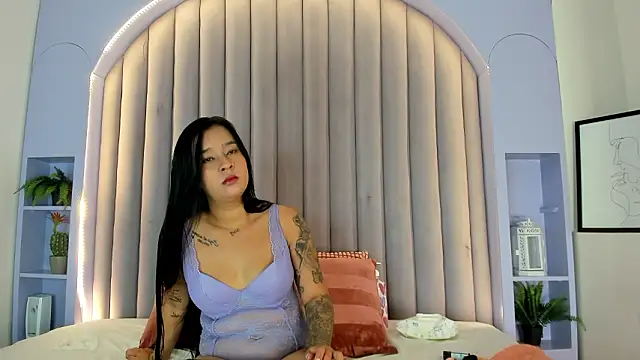 ChloeeMiller   online show from February 2026 11:37:02 AM