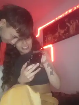 AlexxaAndRileyy online show from February 2026 01:07:02 PM