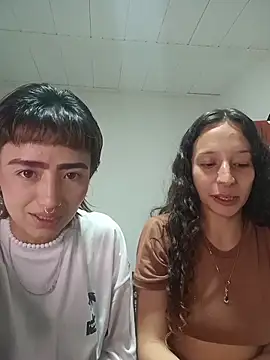 AlexxaAndRileyy online show from May 2026 07:06:02 PM