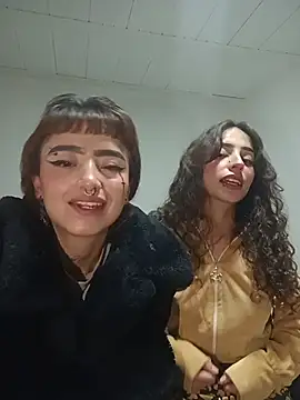 AlexxaAndRileyy online show from April 2026 10:01:02 PM