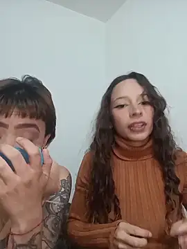 AlexxaAndRileyy online show from April 2026 06:25:02 PM