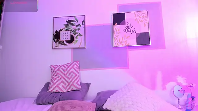 april jones05 online show from March 2026 01:01:01 PM