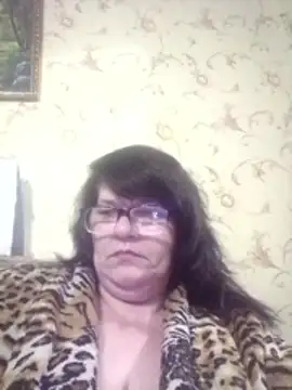 NysiOlsen online show from April 2026 06:02:01 PM