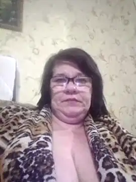 NysiOlsen online show from April 2026 07:43:02 PM