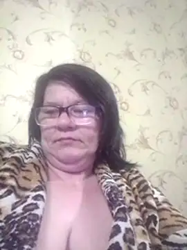 NysiOlsen online show from May 2026 07:06:01 PM