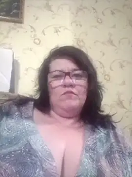 NysiOlsen online show from May 2026 07:10:01 PM