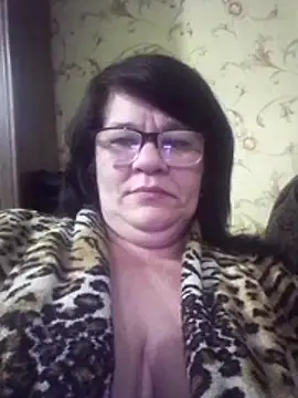 NysiOlsen online show from April 2026 07:18:01 PM