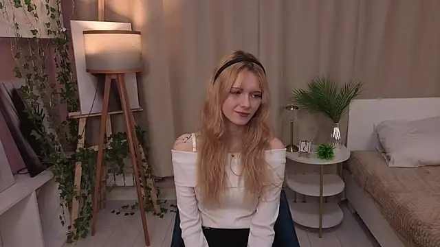 Snapshot of JuanaSumma chatting on April 2026 06:06:01 AM JuanaSumma online show from April 2026 06:06:01 AM