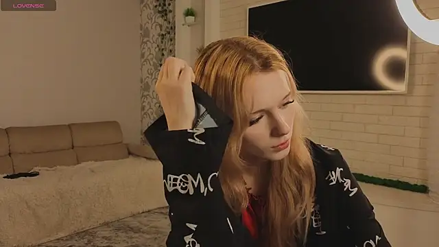 Snapshot of JuanaSumma chatting on March 2026 06:11:02 AM JuanaSumma online show from March 2026 06:11:02 AM