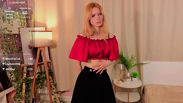 Snapshot of JuanaSumma chatting on April 2026 01:41:01 PM JuanaSumma online show from April 2026 01:41:01 PM