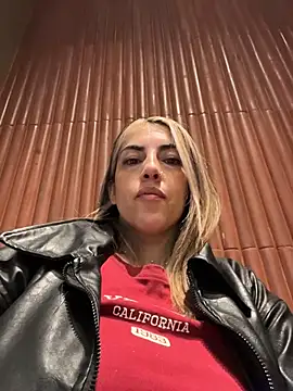 Paulinaa bella online show from April 2026 08:16:02 PM