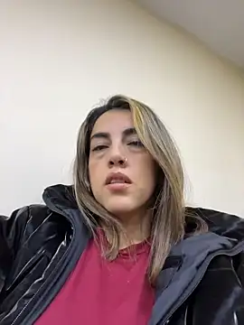 Snapshot of Paulinaa_bella chatting on March 2026 01:12:02 AM Paulinaa bella online show from March 2026 01:12:02 AM