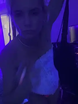 Snapshot of MANDALYN chatting on March 2026 01:24:01 AM MANDALYN online show from March 2026 01:24:01 AM