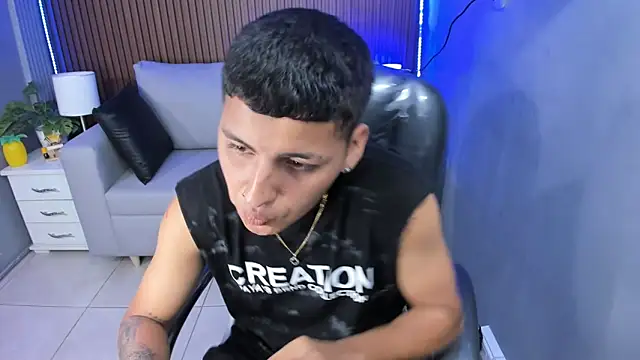 Snapshot of Liam9_ chatting on March 2026 02:02:02 PM Liam9 online show from March 2026 02:02:02 PM