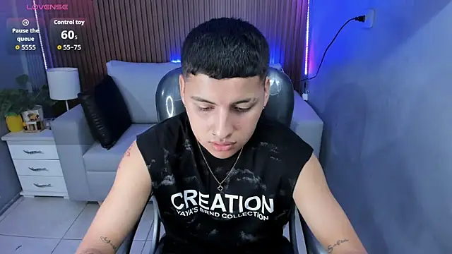 Snapshot of Liam9_ chatting on February 2026 01:44:01 PM Liam9 online show from February 2026 01:44:01 PM