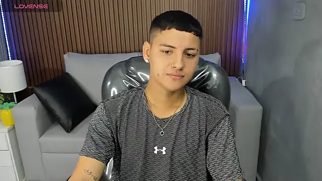 Snapshot of Liam9_ chatting on February 2026 12:33:01 PM Liam9 online show from February 2026 12:33:01 PM