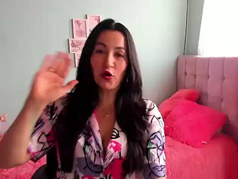 Snapshot of talia_mystic chatting on June 2026 02:00:02 PM talia mystic online show from June 2026 02:00:02 PM