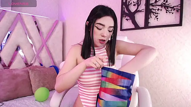 Madyson Hill online show from April 2026 11:27:01 AM