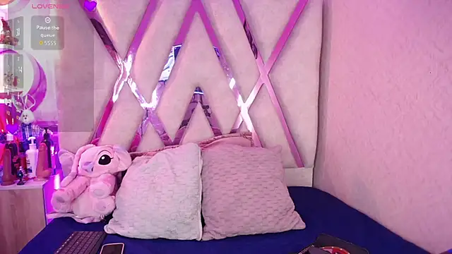 Madyson Hill online show from April 2026 12:01:01 PM