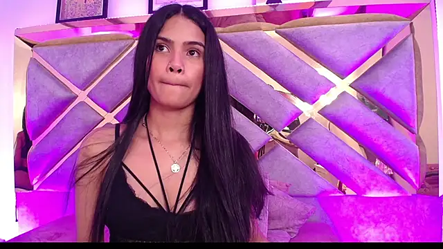 Violet Collins1 online show from April 2026 07:48:01 AM