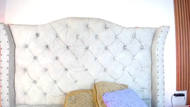 Violet Collins1 online show from June 2026 09:36:02 AM