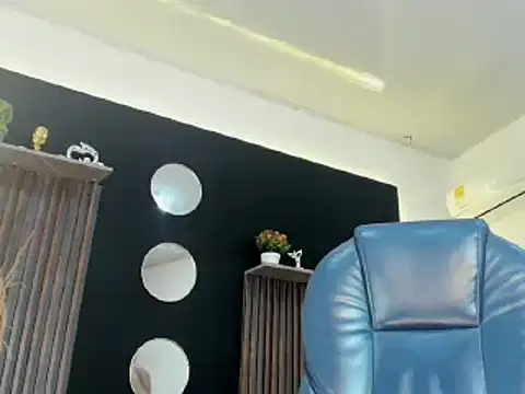 Snapshot of Aurora_Lull chatting on April 2026 10:38:02 AM Aurora Lull online show from April 2026 10:38:02 AM