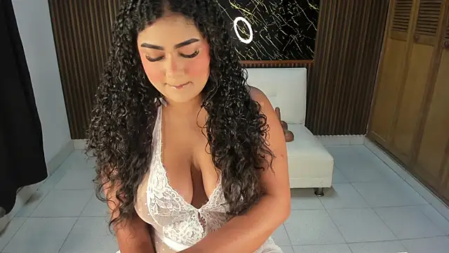 Karla18  online show from June 2026 03:33:01 PM