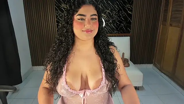 Karla18  online show from May 2026 03:33:01 PM