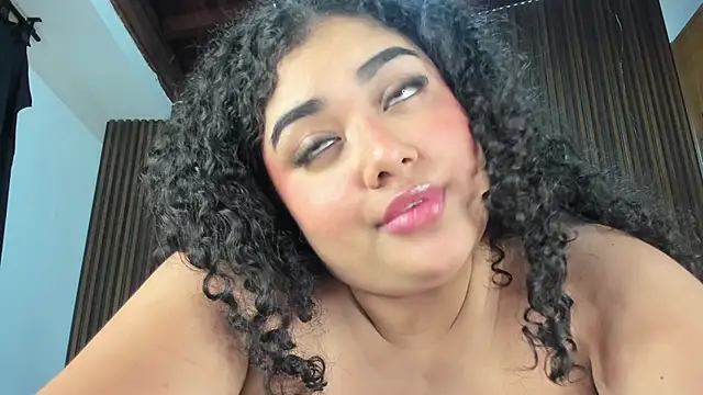 Karla18  online show from May 2026 03:32:01 AM