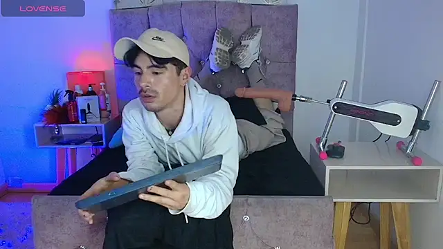 Ethan Briggs  online show from March 2026 11:22:02 PM