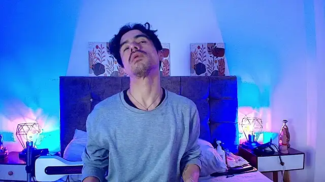Ethan Briggs  online show from May 2026 03:35:01 AM