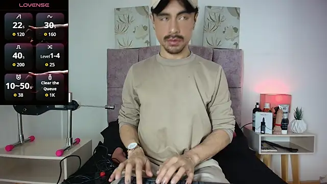 Ethan Briggs  online show from March 2026 03:33:01 AM