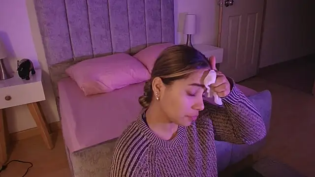 Lucy Carson  online show from March 2026 03:41:02 AM