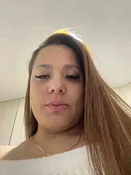 Pretty  Milf online show from April 2026 10:49:02 PM