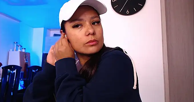 Pretty  Milf online show from February 2026 02:27:01 PM