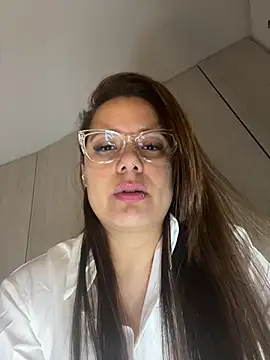 Snapshot of Pretty__Milf chatting on July 2026 10:36:01 AM Pretty Milf online show from July 2026 10:36:01 AM