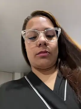 Pretty  Milf online show from May 2026 11:27:01 PM