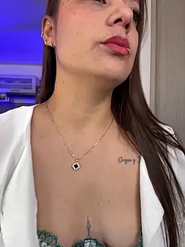 Pretty  Milf online show from April 2026 02:19:01 PM