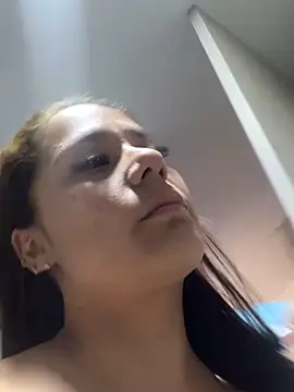 Pretty  Milf online show from February 2026 09:17:01 PM