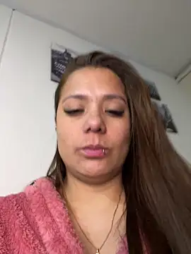 Pretty  Milf online show from April 2026 06:19:02 AM