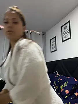 Pretty  Milf online show from March 2026 10:45:01 PM