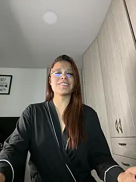 Pretty  Milf online show from May 2026 07:58:02 PM