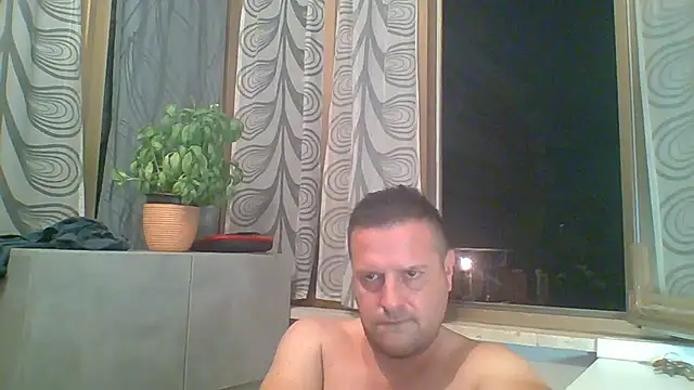 ROMASSAGGEXXX online show from May 2026 08:04:02 PM