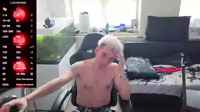 Rayzel White online show from May 2026 12:09:01 PM