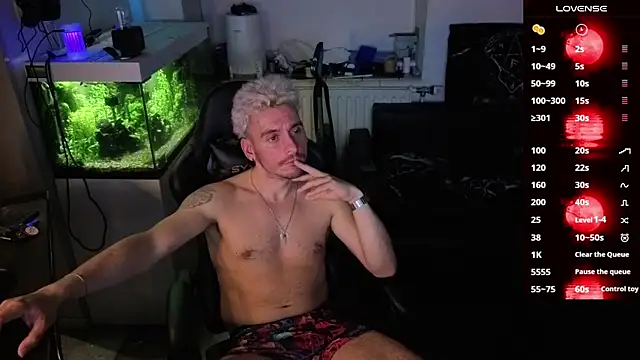 Rayzel White online show from April 2026 09:51:02 PM