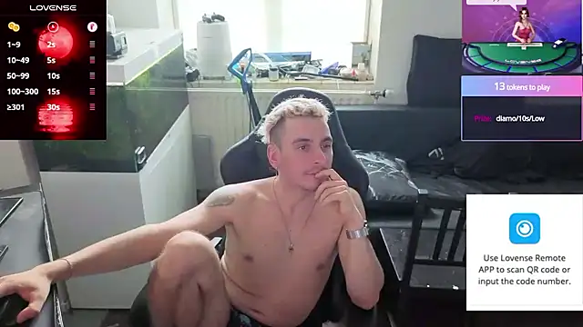 Rayzel White online show from May 2026 01:52:02 PM