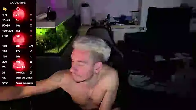 Rayzel White online show from May 2026 11:41:01 PM