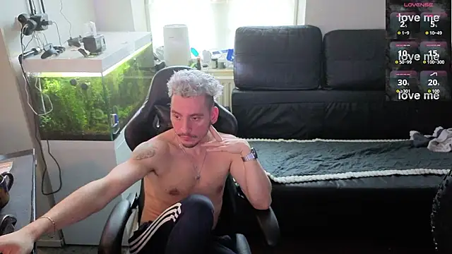 Rayzel White online show from February 2026 12:25:02 PM