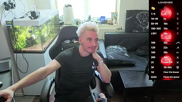 Rayzel White online show from April 2026 11:12:02 AM