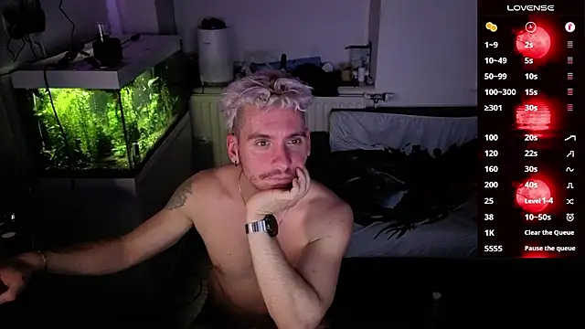 Rayzel White online show from March 2026 11:01:02 PM